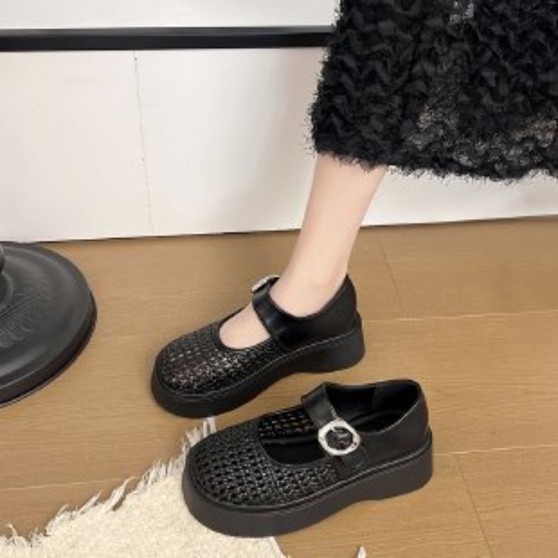 Women White Hollow Woven Mary  - Sandals ulasan dan harga